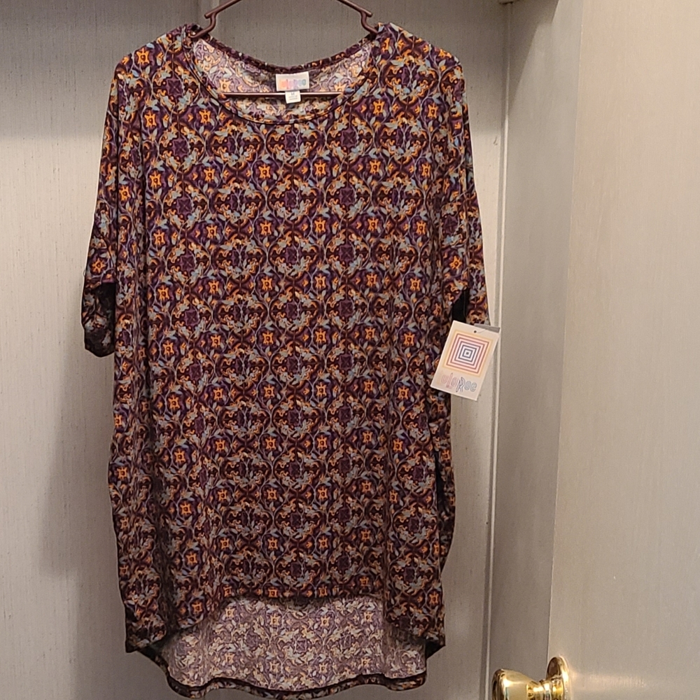 LulaRoe NWT Irma-Medium